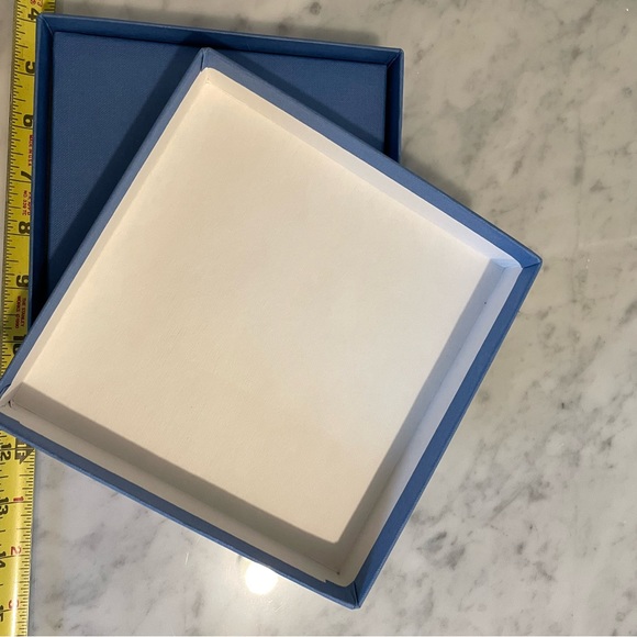 NEW Matouk Gift Box - Picture 3 of 4